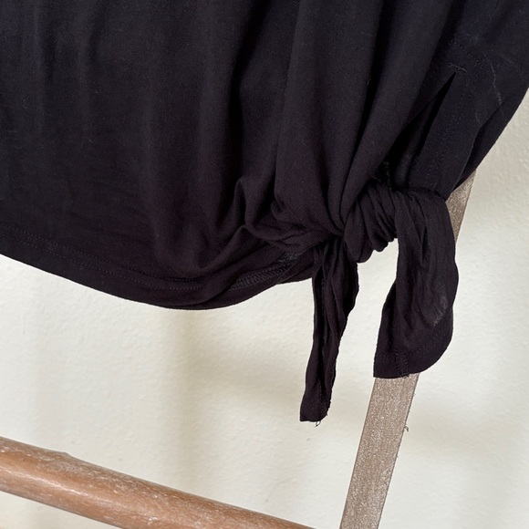 Gymshark Black Tie-Front Top - Picture 3 of 4